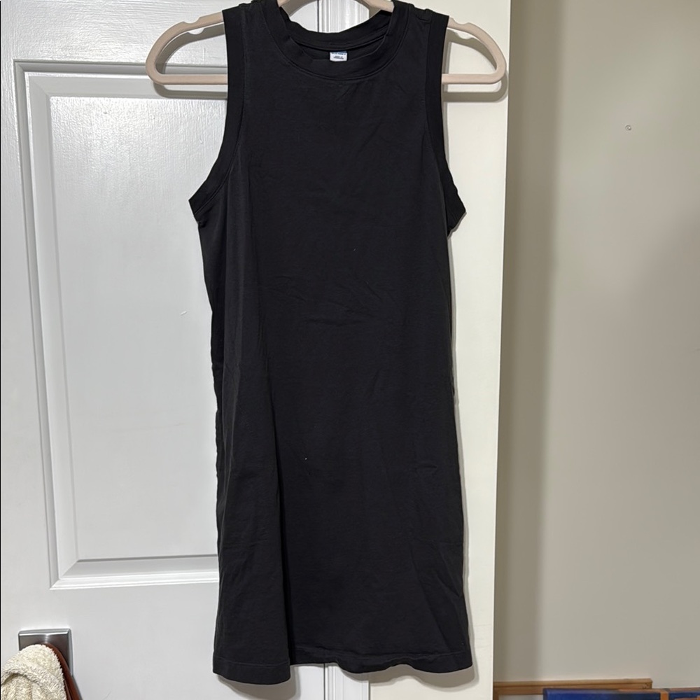 Sleeveless Black Dress
